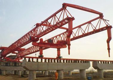 Brücken-Träger installieren Strahln-Abschussrampen-Crane Trussed Type For Light-Schienen-Durchfahrt-Projekt
