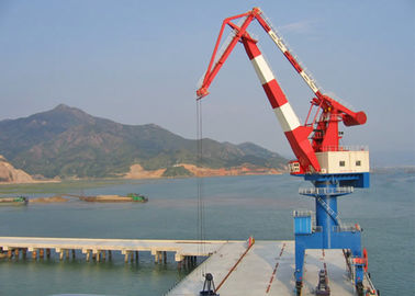 30 Ton Harbour Portal Crane/beweglicher herumdrehender Portal-Jib Crane For Shipyards