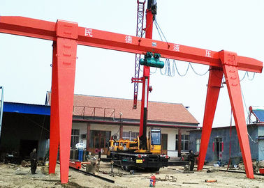 Ein Rahmen-beweglicher Bock im Freien Crane Single Girder With Hoist 30 Ton Red Color